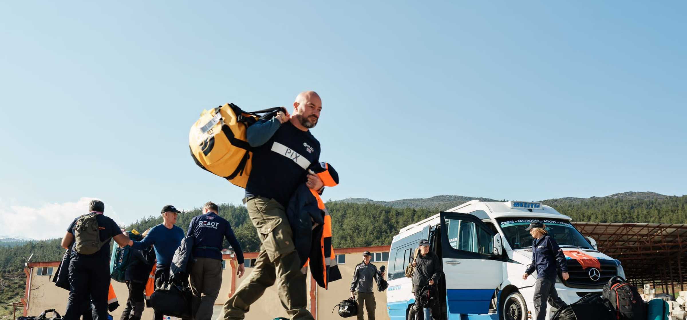 Pix with holdall.jpg
