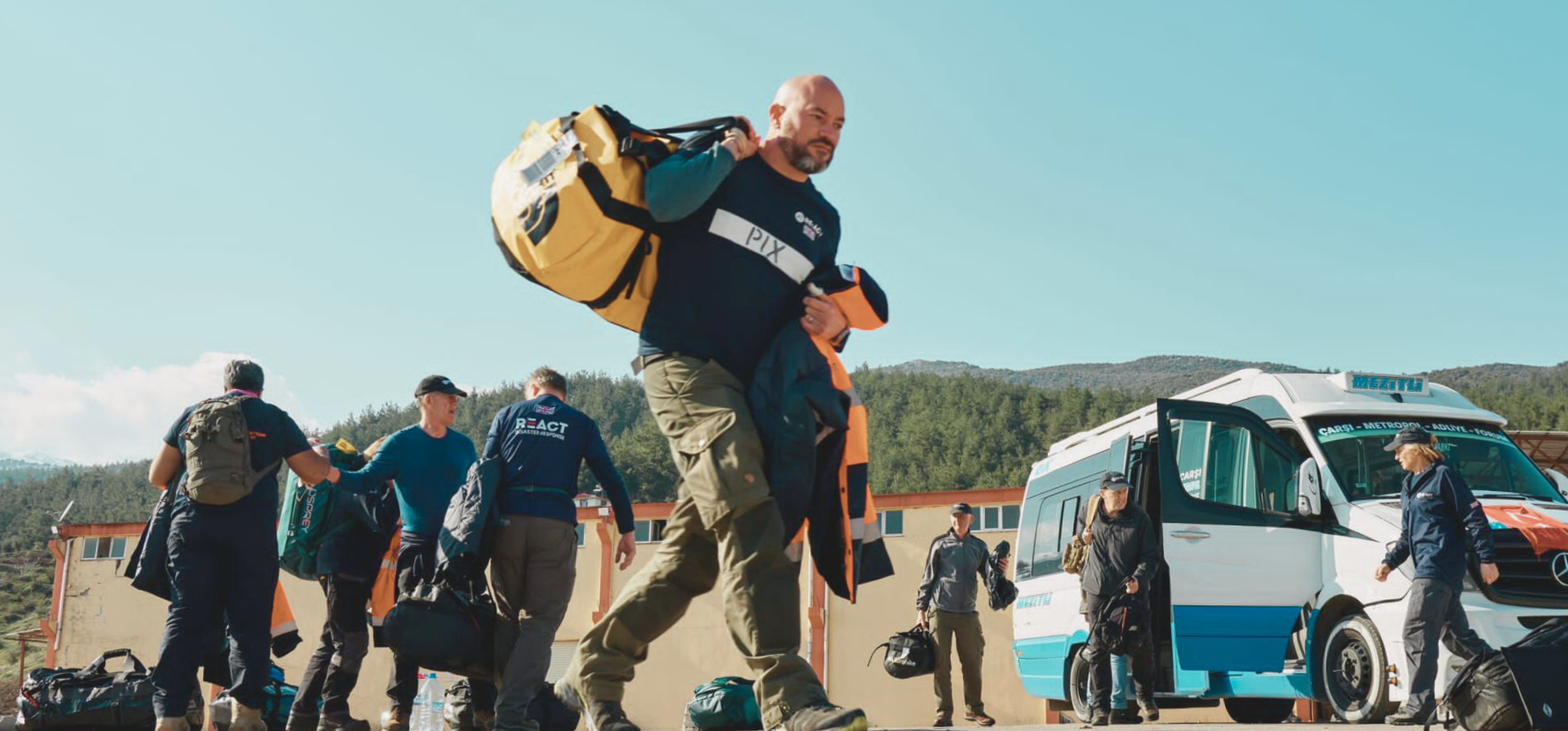 Responder on the move_Türkiye Earthquake_2023 _Lewis Inman_RRF.png
